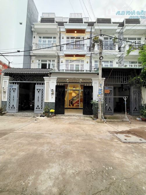 Nhà gần chợ cầu đồng, ngã tư ga giáp gò vấp , đường xe hơi đến nhà