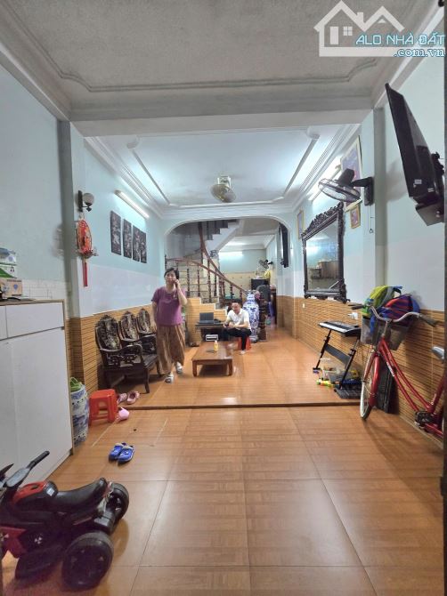 NHÀ THOÁNG ĐẸP DÂN XÂY CẦU ĐƠ, 3 BƯỚC RA Ô TÔ, GẦN PHỐ LÊ HỒNG PHONG 38M2 GIÁ 7,95 TỶ