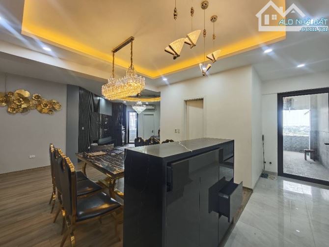 CĂN HỘ ĐƯỜNG NGUYỄN CƠ THẠCH NAM TỪ LIÊM DT 130M-NỘI THẤT TIỀN TỶ-GIÁ 9,350 TỶ
