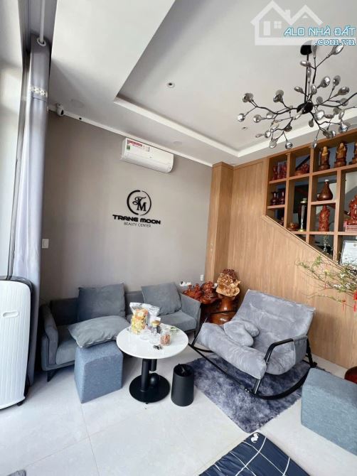 Nhà 2 Lầu Đẹp Hẻm Hà Huy Tập gần Công An Hà Huy Tập, Mầm non Hellokity.