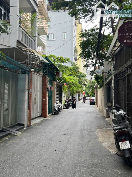 - BA ĐÌNH TOÀ NHÀ CĂN HỘ DỊCH VỤ - Ô TÔ VÀO NHÀ - 27 PHÒNG FULL NỘI THẤT - DÒNG TIỀN ĐỈNH