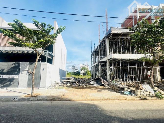 Đất biệt thự đối lưng Minh Mạng - Nam Hòa Xuân