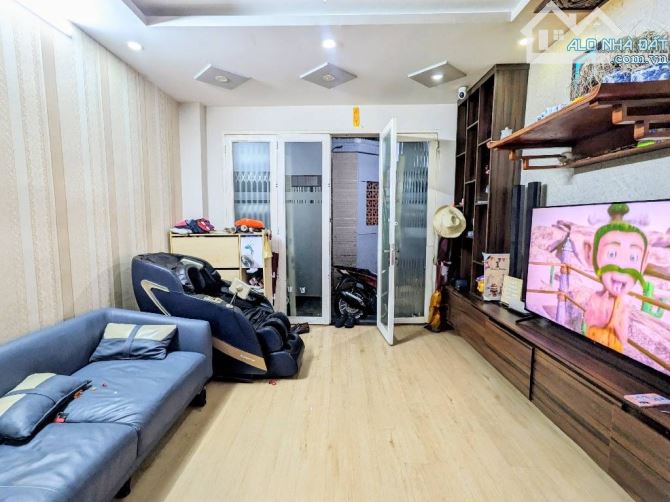 CẦN BÁN NHÀ QUẬN 10 PHƯỜNG HOÀ HƯNG.DT 36m2-2 TẦNG MỚI ĐẸP VÀO Ở LUÔN- GIÁ 7,3 tỷ.
