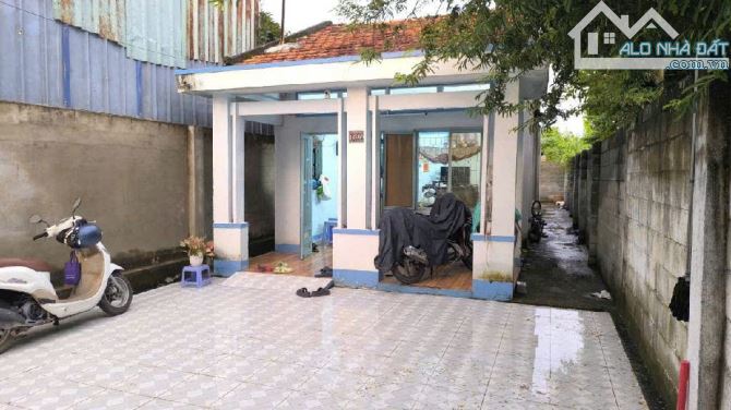 Xã Hóc Môn bán đất 154m2 full tc sẵn nhà C4 2PN HXH gần Dương Công Khi giá 4,3tỷ