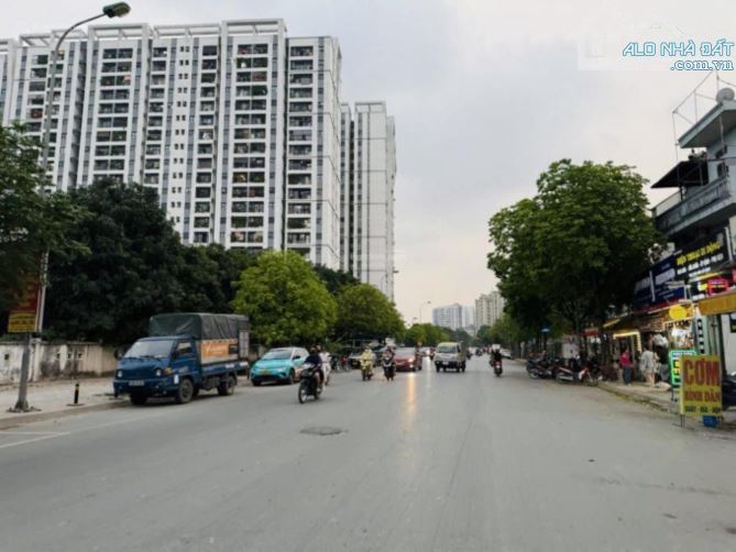 Mặt phố Long Biên 6 tầng thang máy, mặt tiền 5.5m, oto tránh, vỉa hè kinh doanh