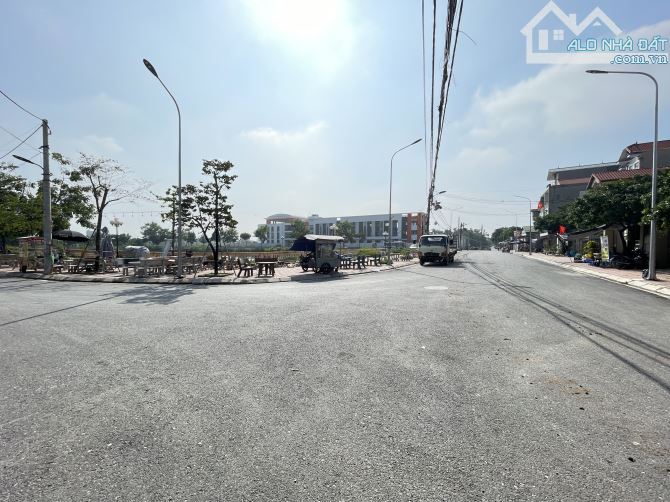 GẦN HỒ ĐIỀU HOÀ - OTO TẢI VÀO ĐẤT - CÁCH VÕ VĂN KIỆT 500M