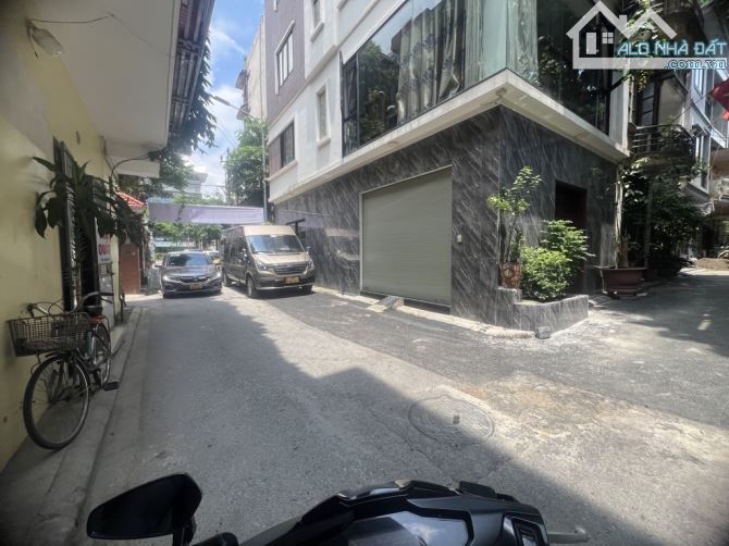 Bán nhà 7T ngõ 554 Nguyễn Văn Cừ, 42m, gara oto, thang máy hơn 16 tỷ còn tl. LH