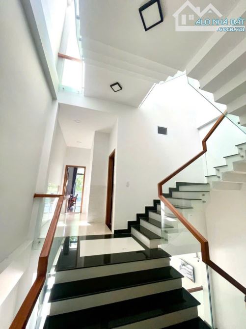 Nhà đẹp mặt tiền Đoàn Khuê - Ngũ Hành Sơn