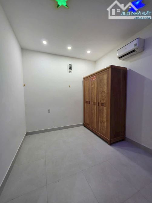 CHO THUÊ NHÀ 2 TẦNG MẶT TIỀN GẦN ĐỒNG KHỞI, TP HUẾ
