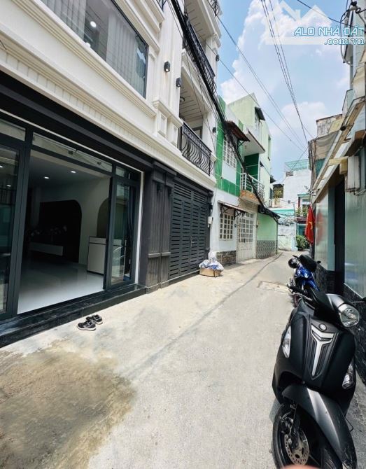 Ô TÔ ĐỖ CỬA, NHÀ MỚI 5 Tầng 3PN 40m2, P10 Gò Vấp, giá nhỉnh 7.2 ty