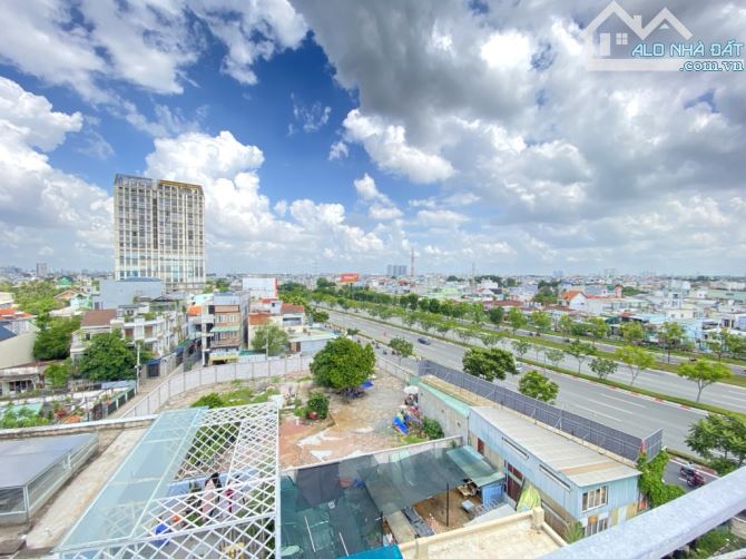 KHÁCH SẠN 6 TẦNG PHẠM VĂN ĐỒNG - 2P QUA BÌNH THẠNH - 2 XE TẢI NÉ NHAU - DÒNG TIỀN 200TR/TH