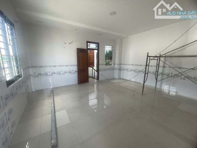 MT Lê Trọng Tấn, Bình Tân 68m2, 3 tầng, giá rẻ