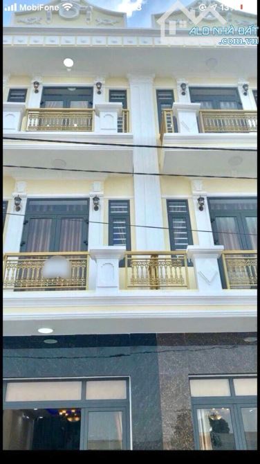 Bán gấp nhà 3 tầng gần tt y tế dĩ an giá đầu tư
