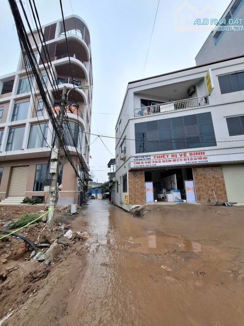 Nhà Mới Ngọc Hồi – Thiết Kế Thông Sàn, Thang Máy, Sổ Vuông Đẹp – Ô Tô Đỗ Cửa, Sẵn Giao Dịc