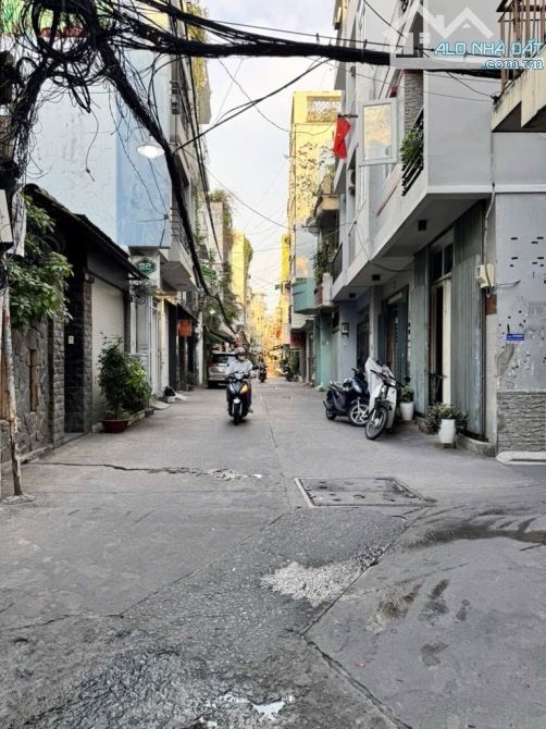 💥 HIẾM - PHÚ NHUẬN - HẺM XE HƠI - NHÀ ĐẸP Ở NGAY 4.XTỶPhan Đình Phùng – P.1 – Phú Nhuận
