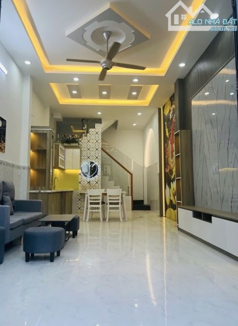 BÁN NHÀ LÊ VĂN QUỚI- 40m2- 2 tầng- 4 tỷ590- - Sổ riêng hoàn công