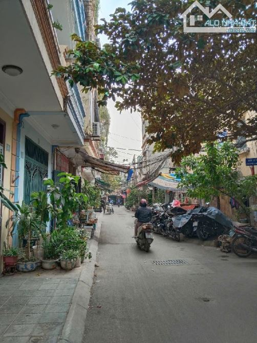 Bán nhà phân lô Nguyễn An Ninh, vừa ở vừa kinh doanh, ô tô đỗ cửa, lô góc, 40m, dân đông