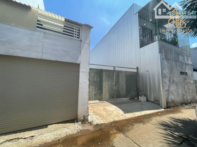 Đất mặt tiền Sư Vạn Hạnh ( 2 mặt tiền