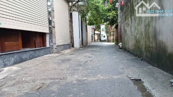 BÁN NHÀ: HỮU HƯNG, TÂY MỖ,40M, 5 TẦNG, LÔ GÓC, CÁC Ô TÔ TRÁNH CHỈ 10M, FULL NỘI THẤT .