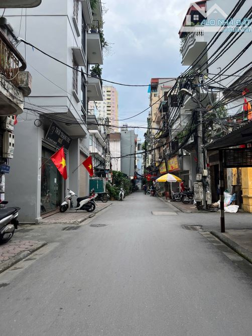 NHÀ NGÕ THỊNH QUANG, ĐỐNG ĐA, Ở LUÔN, NGÕ BA GÁC ĐUA, Ô TÔ GẦN, THANG MÁY, CHỈ 15.2 TỶ