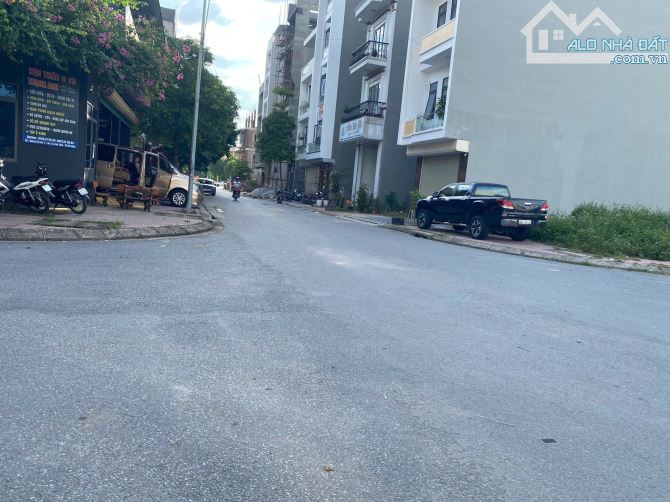 CẦN BÁN LÔ GÓC BÒ SƠN 4 VÕ CƯỜNG TP BN