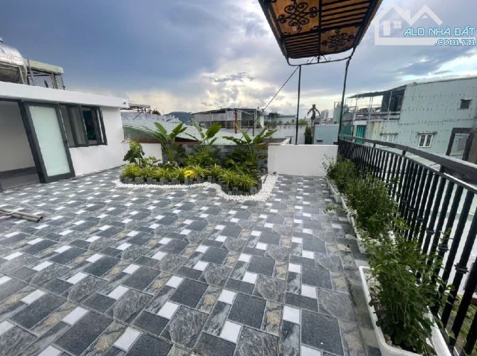 🏠🏠🏠NHÀ 3 TẦNG MỚI ĐẸP -  SÂN THƯỢNG CHILL CHILL RỘNG RÃI THA HỒ LÀM PARTY