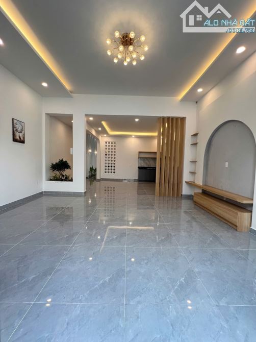 Gấp kẹt tiền giảm 201tr chỉ còn 3 tỷ hơn nhà ĐÔNG THẠNH DT 5,6x20HÓC MÔN Đt