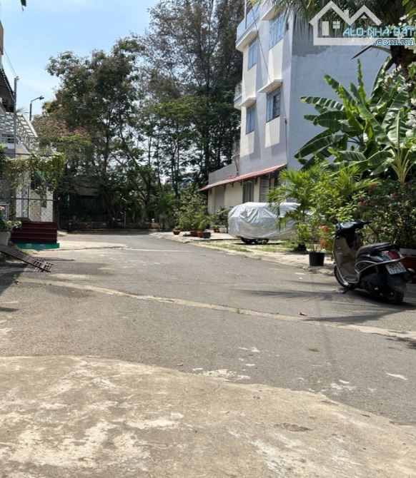 Hơn 2 tỷ tl - Đường ô tô 6m - 50.9m2 vuông - 1 phút Nguyễn Duy Trinh, Vinhomes
