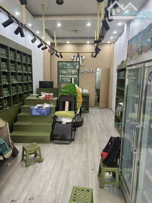 Bán nhà mặt Phố Nguyễn Trãi, Thanh Xuân, 58m2x4T, giá 31 tỷ, Hướng Đông Nam