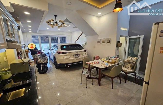 Vip Cách Mạng Tháng 8, Quận 10, gần Hà Đô,4 Tầng, 65m2, Vị trí Kd, hẻm XH 1 truc, 22.x Tỷ