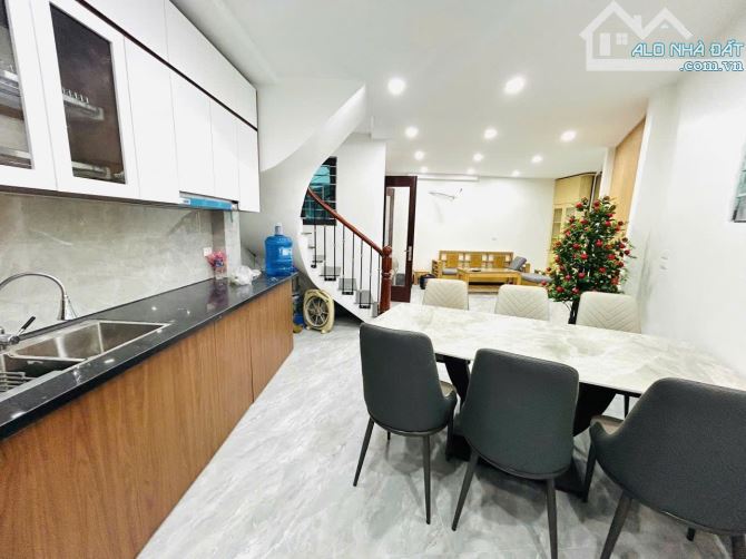 NGUYỄN KHOÁI , 44M² X 4T DÂN XÂY MỚI TINH , VỪA Ở VỪA CHO THUÊ , RẤT GẦN Ô TÔ , 6,08 TỶ