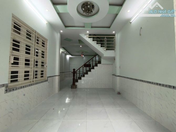 Bán nhà 2 tầng hẻm xe hơi ngang 5m BTCT Trần Thị Bốc Thị Trấn Hóc môn chỉ nhỉnh 3 tỷ