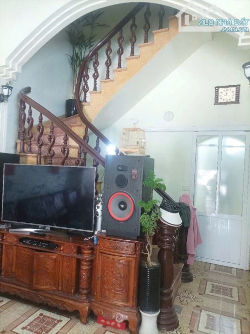 Bán nhà 2 ,5 tầng mặt dg Cựu Viên . Bắc sơn