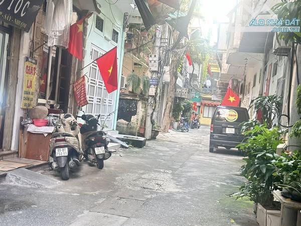 Bán nhà Nguyễn Trãi, Ngã Tư Sở, Thanh Xuân, 43m2x4T, giá 12.6 tỷ, Nhà hướng Tây Bắc
