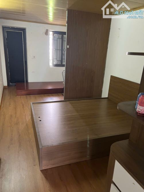 Cho thuê nhà ngõ Ngọc Lâm, Phường Gia Thụy, Long Biên. DT 40m x 3 tầng, giá 5tr