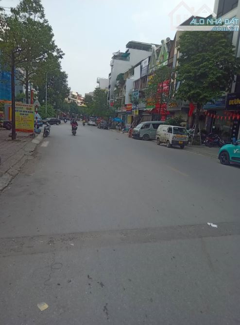 NHÀ MỚI PHỐ YÊN XÁ_PHÂN LÔ_OTO TRÁNH-VÀO NHÀ_2 MẶT NGÕ_KINH DOANH_7T THANG MÁY_35M2_9 TỶ
