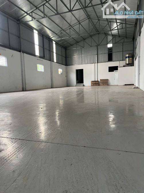 KHO, XƯỞNG 400m CHO THUÊ Tại.CỰ KHỐI. LONG BIÊN. HÀ NỘI