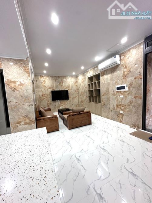 HIẾM! TẬP THỂ TẦNG 1 PHỐ VIP NHÂN HÒA-65M-2PN-2WC-TT THANH XUÂN-LÔ GÓC-Ở NGAY-KD-5TỶ - 10
