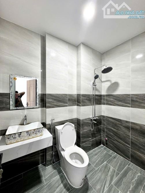 MẶT TIỀN 6 TẦNG 1 HẦM - THANG MÁY - VỊ TRÍ KINH DOANH CỰC ĐẸP - 6 PN FULL WC - MỚI TINH - 11