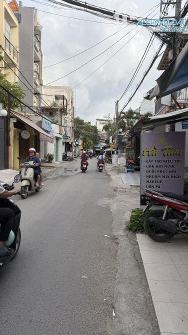 🌈 BÁN CHDV 3LẦU ĐƯỜNG TRẦN BÌNH TRỌNG , P1 , QUẬN - GV - 11