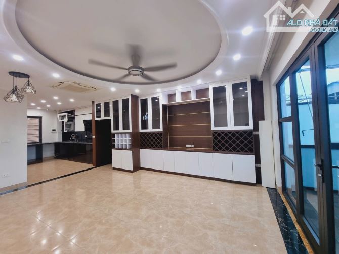 HOÀNG CẦU -ĐỐNG ĐA-PHÂN LÔ-VỊ TRÍ KIM CƯƠNG-Ô TÔ CHẠY VÒNG-7 TẦNG THANG MÁY-NHÀ MỚI-31 TỶ - 15