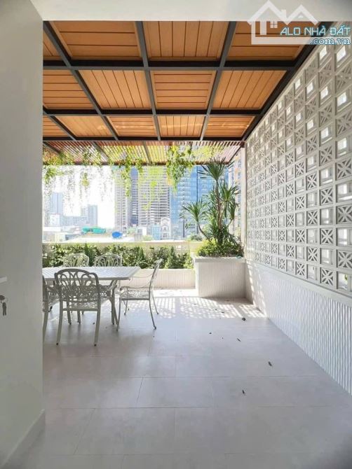 NHÀ PHỐ HIỆN ĐẠI FULL NỘI THẤT XỊN - 3 TẦNG - 5.5M x 15 M - Huỳnh Tấn Phát - 8 Tỷ 660 TL - 11