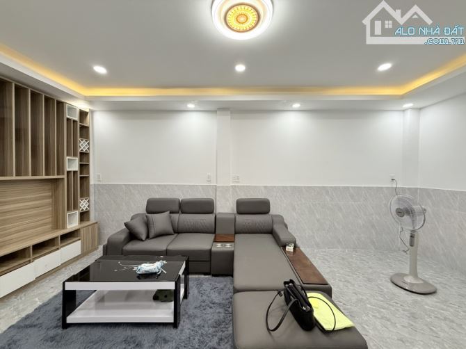 BÁN NHÀ 2 TẦNG, 55M2, HẺM 3 MÉT - PHẠM VĂN ĐỒNG, BÌNH THẠNH , GIÁ 4.x TỶ - 11
