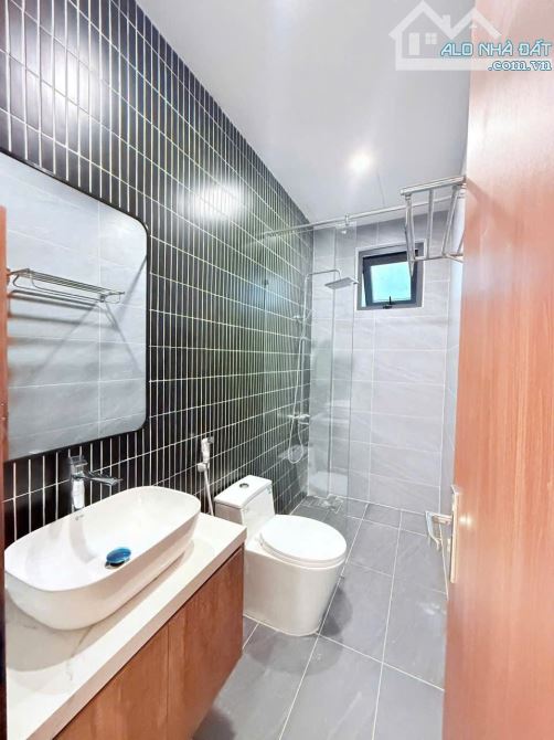 NHÀ MẶT TIỀN HÒA XUÂN đường 7,5m, gần VÕ CHÍ CÔNG, ĐÀ NẴNG: 5 x20m , 3 TẦNG 3 PN 3 WC - 11