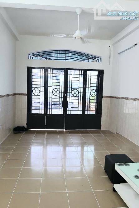 VỊ TRÍ VIP CỰC ĐẸP KO LỘ GIỚI SIÊU PHẨM MẶT TIỀN  KHU TÊN LỬA,3 TẦNG,50M2(4×13),chỉ 8.2 tỷ - 2