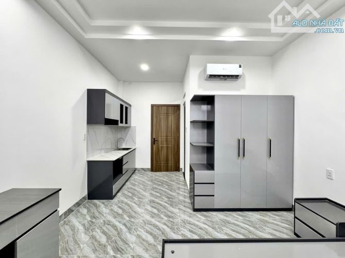 MẶT TIỀN 6 TẦNG 1 HẦM - THANG MÁY - VỊ TRÍ KINH DOANH CỰC ĐẸP - 6 PN FULL WC - MỚI TINH - 1