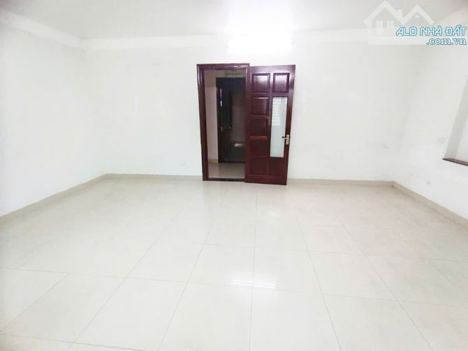 Cho thuê nhà Nguyễn khuyến, Văn Quán. DT 101m2, 4 tầng. full điều hòa - 1