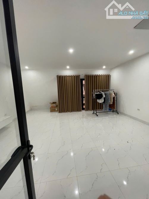 Cho thuê nhà KĐT Galaxy Tố Hữu. DT 92m², 6 tầng thang máy, mặt tiền 5.5m. - 1