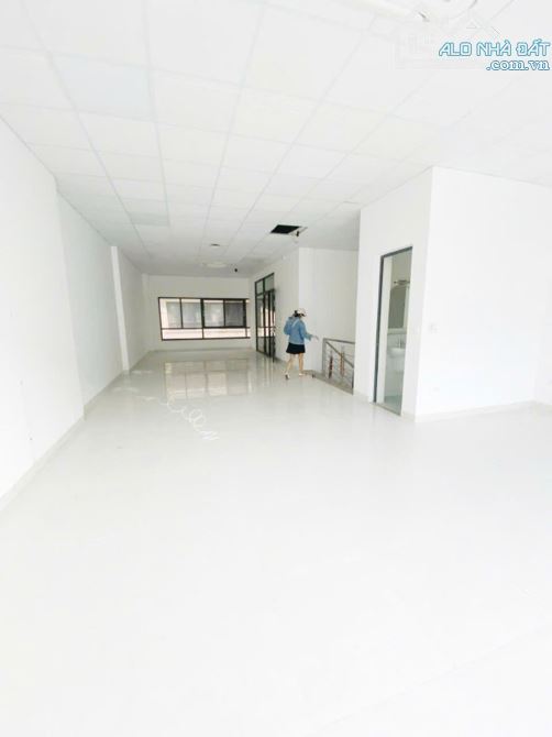 Cho thuê nhà KĐT Him Lam Vạn Phúc. DT 103m2, 7 tầng thông sàn, có PCCC, thang máy - 1
