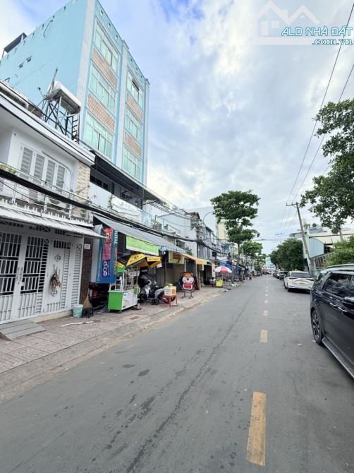 Bán nhà mặt phố ngay Dương Bá Trạc 3,8x15  khu kinh doanh sầm uất - 1